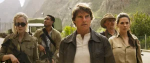 O Tom Cruise mazi me tous simprotagonistes tou se skini tis tainiasd Mission Impossible The Final Reckoning